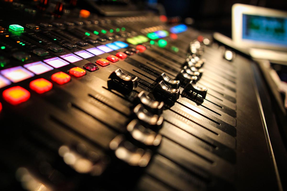Read more about the article What is Sound Engineering? Scope and Career Opportunities￼